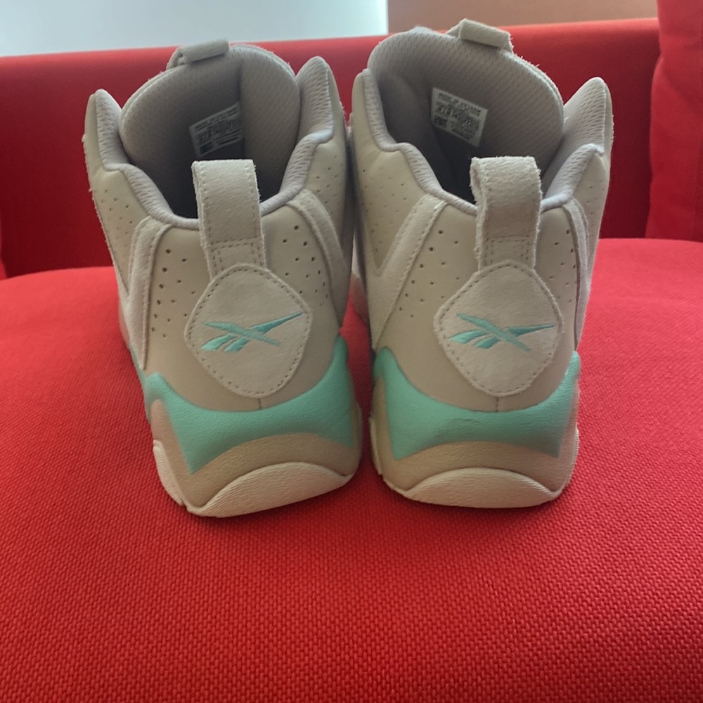 Rebook Hightop Sneakers. Size 9 Men’s